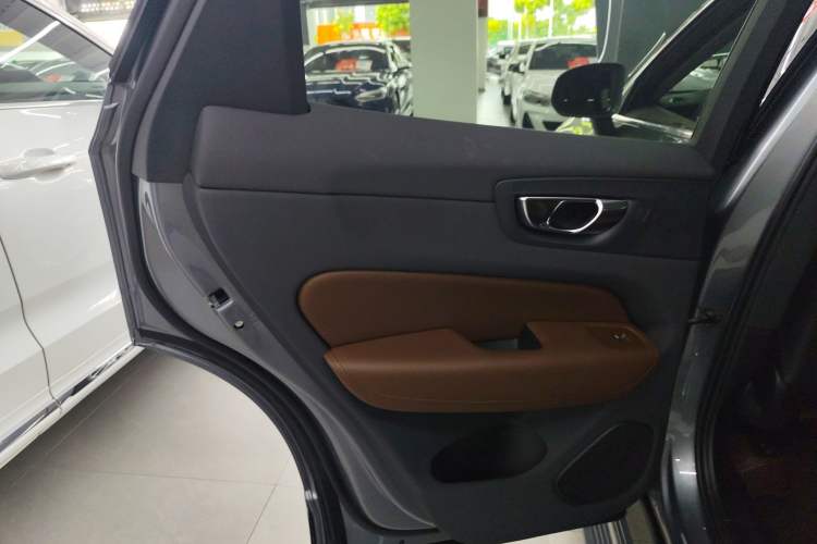 Used Volvo XC60 2021 T5 4x4 Smart Luxury Edition
