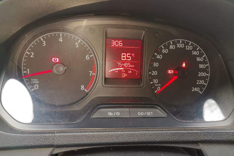 Used Volkswagen Jetta 2015 Zhuihui Edition 1.4L Manual Fashion Model
