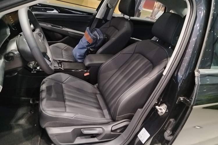 Used Volkswagen Passat New Energy 2025 430 PHEV Hybrid Business Edition
