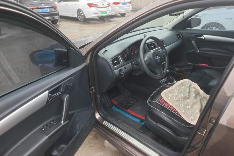 Used Volkswagen Gran Lavida 2013 1.6L Automatic Comfort Model