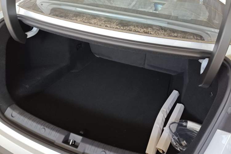 Used BYD Qin L 2025 DM-i Smart Drive 80KM Leading Model