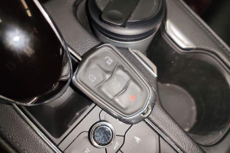 Used Cadillac XT4 2020 28T Two-Wheel-Drive Leading Version
