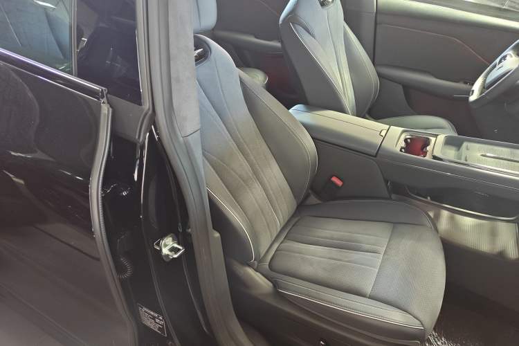 Used VOYAH COURAGE 2024 Four-Wheel Drive Global Edition
