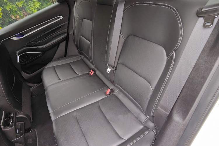 Used Geely Auto Emgrand 2023 4th Generation Champion Edition 1.5L CVT Prestige Model
