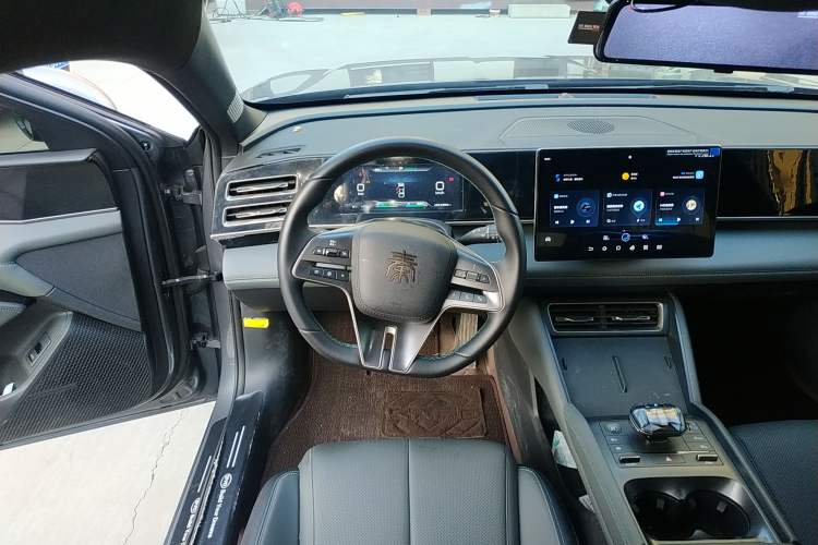 Used BYD Qin L 2024 DM-i 120KM Leading Model
