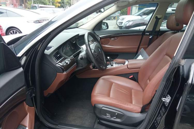 Used BMW 5 Series GT 2014 528i Leading Model
