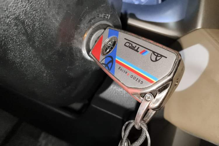 Used Toyota RAV4 2015 2.0L CVT Two-Wheel Drive Urban Edition