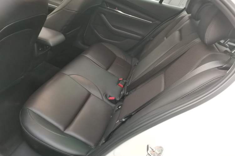 Used Mazda Mazda 3 Axela 2020 2.0L Automatic Luxury Version
