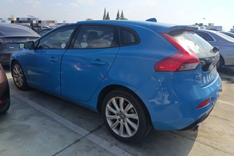 Used Volvo V40 2015 1.6T Zhiyi Edition
