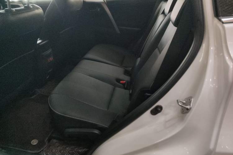 Used Toyota RAV4 2016 2.0L CVT Two-Wheel Drive Smart Edition China V Standard
