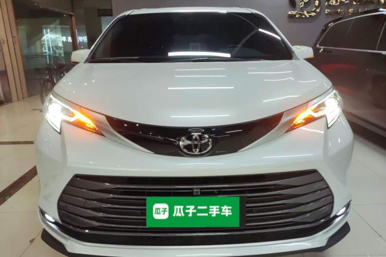 Used Toyota Sienna 2024 2.5L Hybrid Four-Wheel Drive Prestige Edition