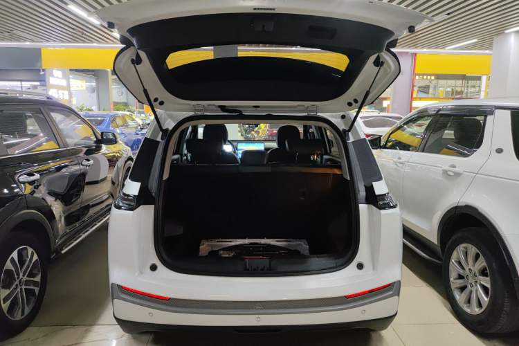 Used AION Y 2023 Plus 510 Tech Edition