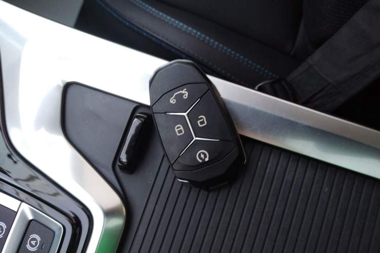 Used Lynk & Co 01 2017 2.0T Two-Wheel Drive Zhaopu Version
