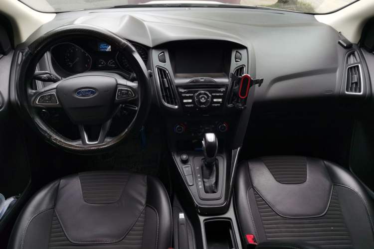 Used Ford Focus 2015 Hatchback EcoBoost 125 Automatic Supreme Style Edition
