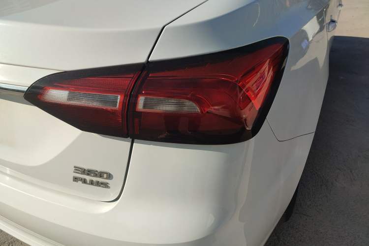 Used Roewe 360 2018 PLUS 1.5L Manual Luxury Edition

