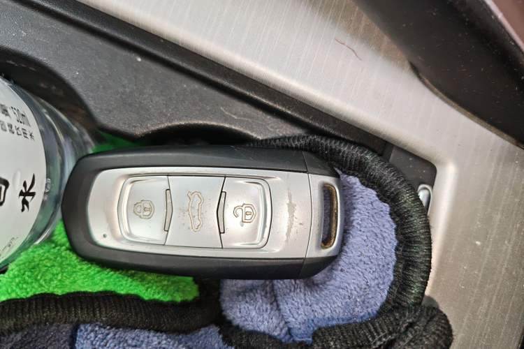 Used Geely Auto Emgrand X7 Sport 2018 1.8TD Automatic Two-Wheel Drive ZhiZun Model with 4G Connectivity
