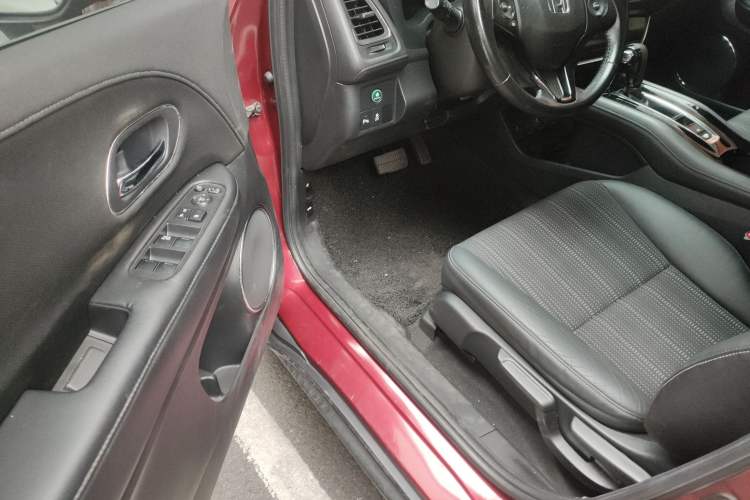 Used Honda Vezel 2015 1.8L CVT 2WD Luxury Model
