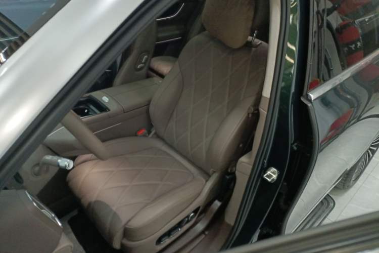 Used Hima AITO M9 2025 Extended-Range Ultra Version 52 kWh 6-Seater
