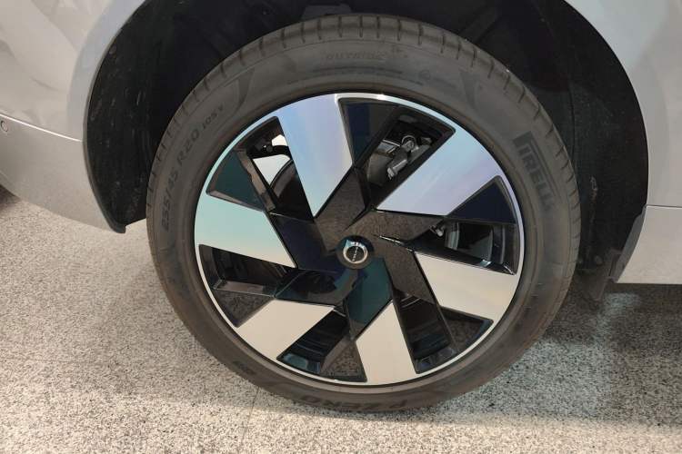 Used Volvo XC60 New Energy 2025 Plug-in Hybrid Long-Range All-Wheel Drive Smart & Luxurious Edition