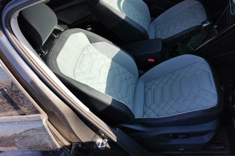 Used Volkswagen Tayron 2023 280TSI Two-Wheel-Drive Luxury Plus Advanced Version
