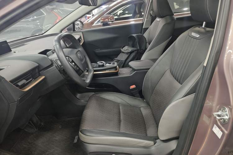 Used Toyota bZ3 2023 616 km Long-Range Premium
