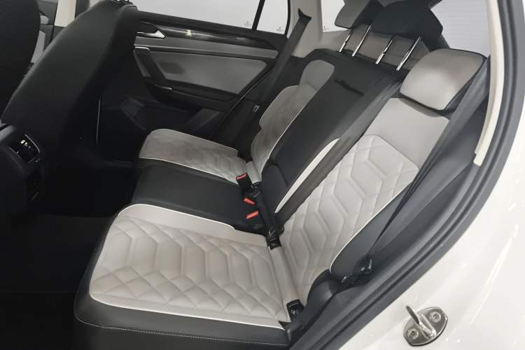 Used Volkswagen Tayron 2024 300TSI Two-Wheel-Drive Luxury Plus Advanced Version
