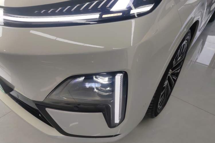 Used  S09 2025 Four-Wheel Drive Ultra+ Custom Edition
