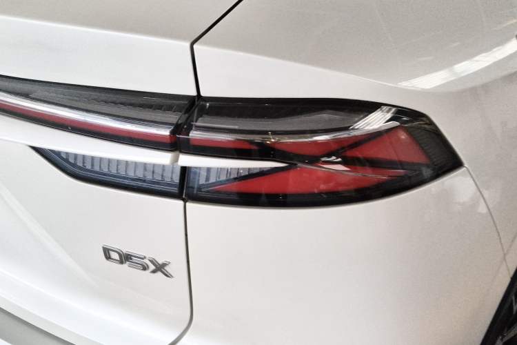 Used Roewe D5X DMH 2024 135 Tech Edition