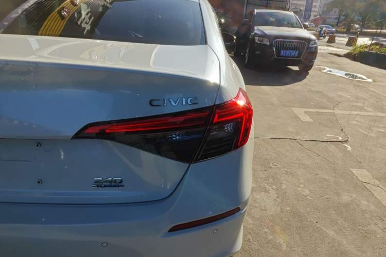 Used Honda Civic 2023 240TURBO CVT Dynamic Edition
