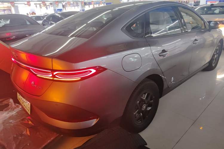 Used BYD Qin PLUS 2025 DM-i Smart Drive 55KM Leading Model
