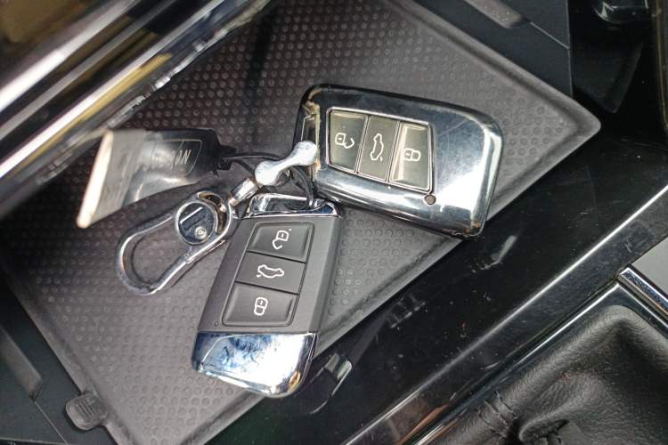 TDK.VehicleDetails.img