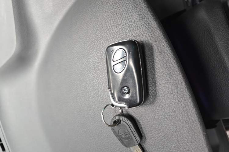 Used BYD S7 2015 2.0T Automatic Prestige Model
