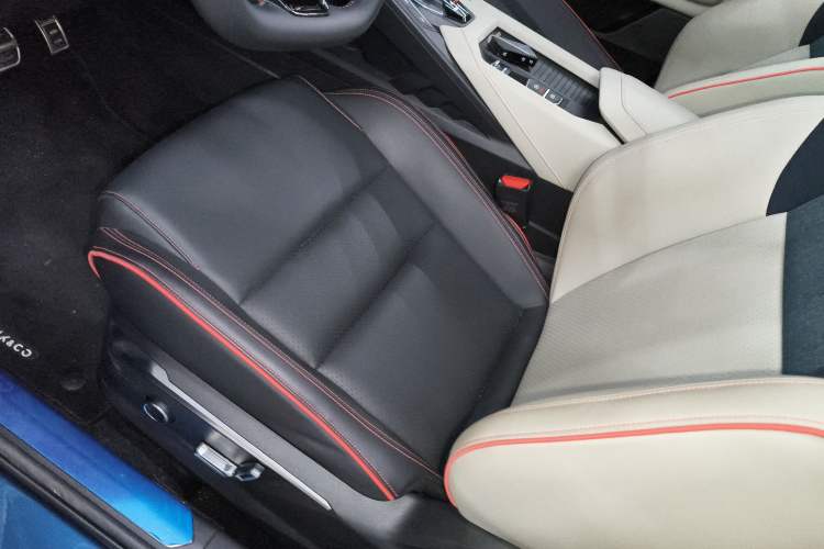 Used Lynk & Co 06 2021 1.5T Shero Pink Special Edition
