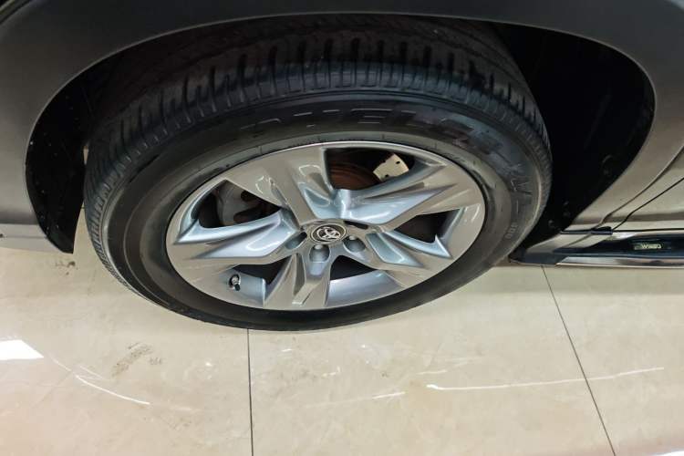 Used Toyota Highlander 2018 2.0T Four-Wheel Drive Luxury Edition 7 Seats China V Emission Standard