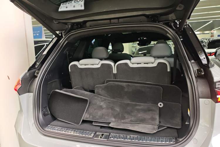 Used Nio ES8 2020 580 km Range Signature Edition Six-Seater Version
