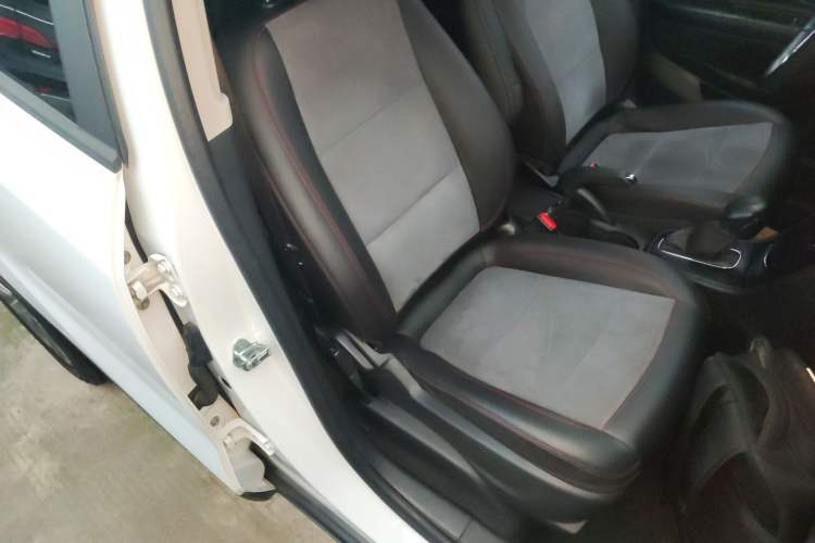 Used Buick Encore 2017 18T Automatic Two-Wheel Drive Urban Leading Model
