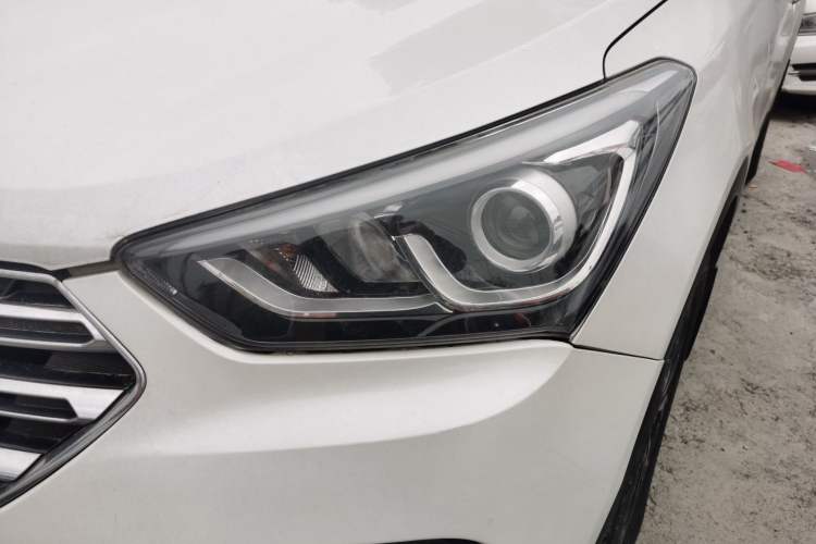 Used Hyundai Santa Fe 2017 2.0T Automatic All-Wheel Drive Smart 7-Seater