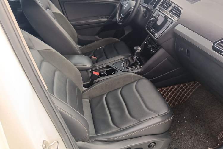 Used Volkswagen Tiguan L 2018 Revised Version 330TSI Automatic Two-Wheel Drive Comfort Edition
