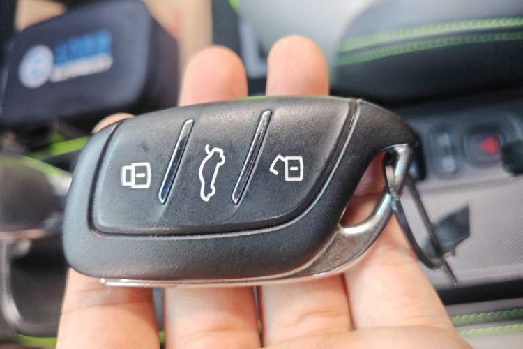 Used Roewe Clever 2021 302 km New Four-Seater Super-Efficient Version
