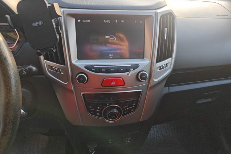 Used Haval H1 2016 Red-Label 1.5L AMT Luxury Model
