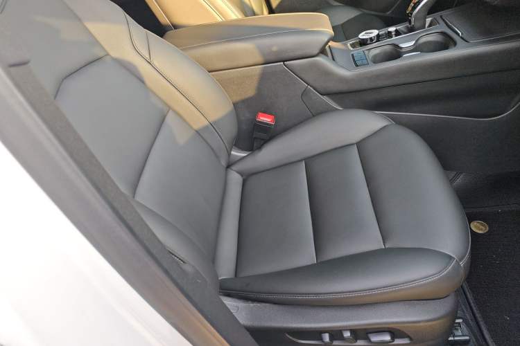 Used Cadillac XT4 2021 28T Two-Wheel Drive Luxury Version
