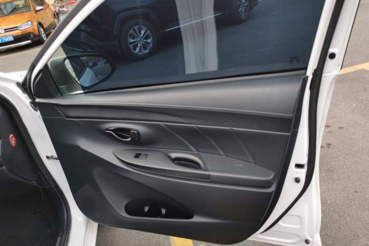 Used Toyota YARiS L 2016 Revised 1.5E CVT Charming Edition
