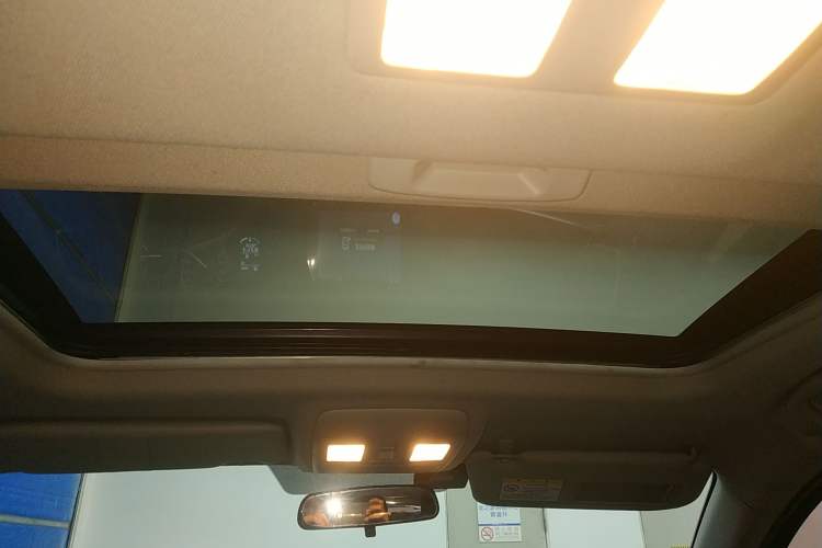 Used Mazda CX-5 2015 2.0L Automatic Two-Wheel Drive Urban Version
