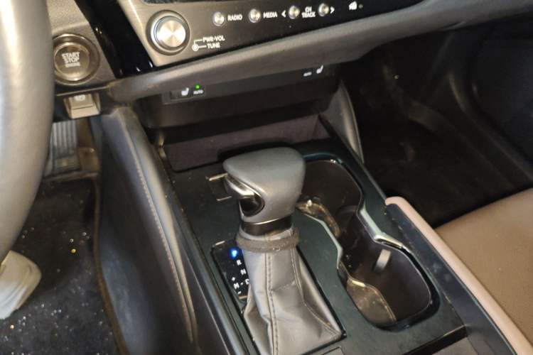 Used Lexus ES 2023 200 Excellence Edition