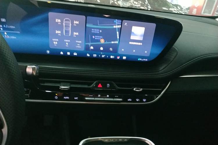 Used Buick LaCrosse 2025 Platinum Avia Edition
