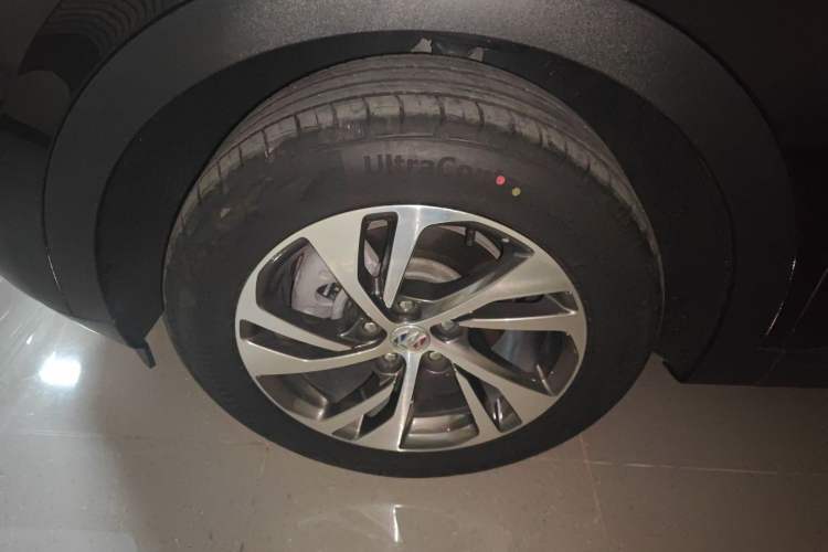 Used Buick Envision 2023 Encore S 652T Two-Wheel-Drive Luxury Model
