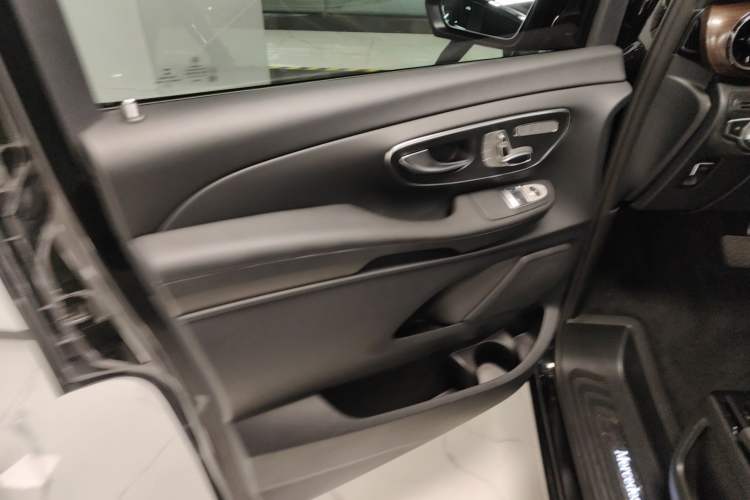 Used Mercedes-Benz V-Class 2021 V 260 Avantgarde Edition
