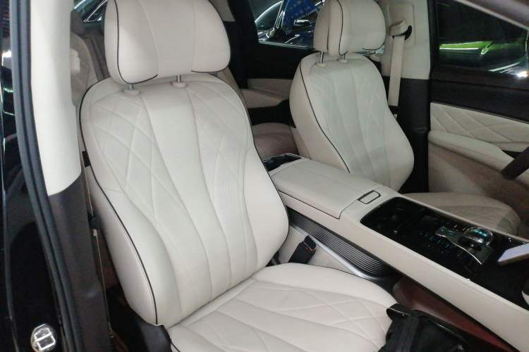 Used Denza D9 2024 DM-i 980 Four-Wheel Drive Prestige Model