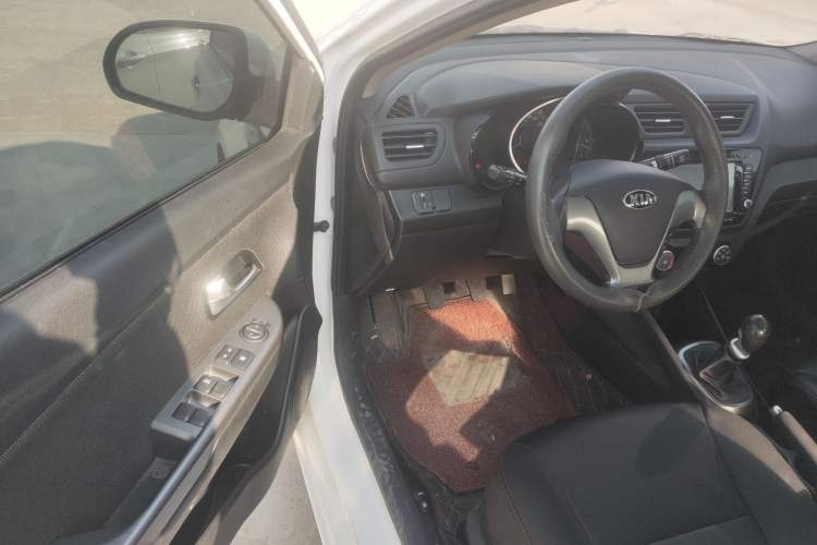 Used Kia K2 2015 Sedan 1.4L MT GLS
