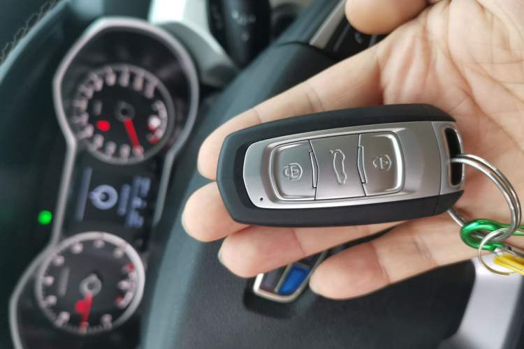 Used Geely Auto Emgrand X7 Sport 2018 2.0L Manual Two-Wheel Drive Zhiya Version
